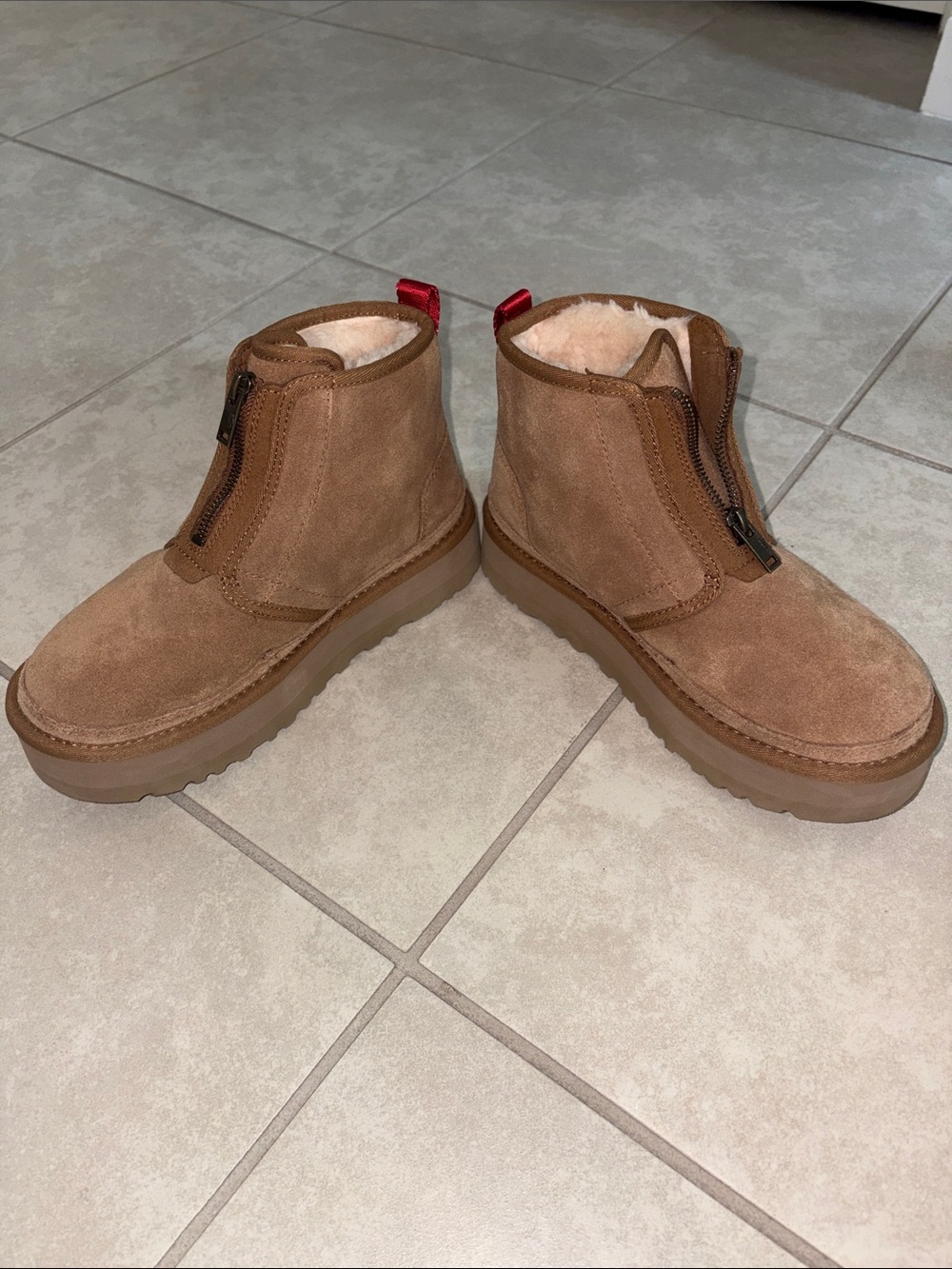 UGG platform zip booties - Picture 2 of 4